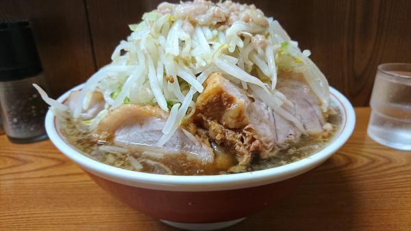 「ブタ入りラーメン  麺半分 ヤサイアブラニンニク少し」@ラーメン二郎 亀戸店の写真