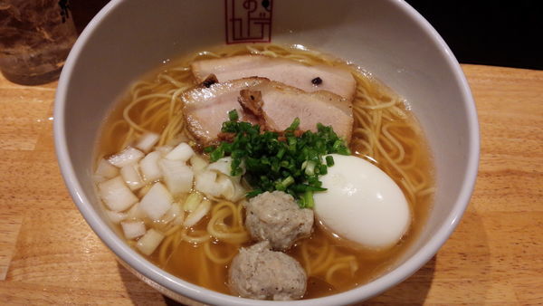 「特製石垣醤油中華そば」@石垣中華そば ウシのカドデの写真