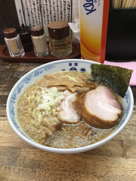 「背脂煮干しラーメン（¥830）」@二葉 上荻店の写真
