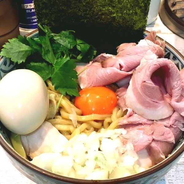 「特製濃厚たまごのまぜそば」@中華そば 四つ葉の写真