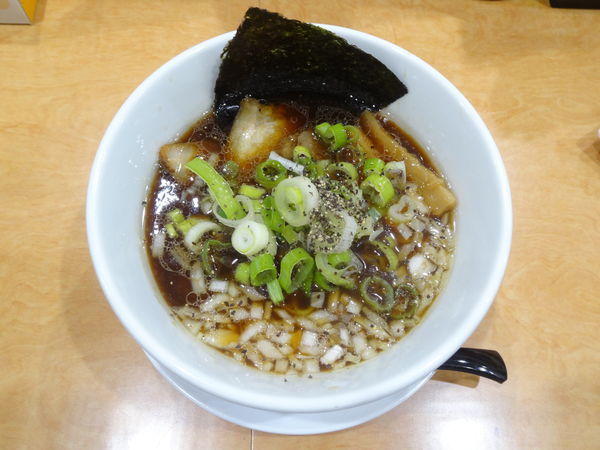 「ブラックラーメン」@らーめん 世界一 京橋本店の写真