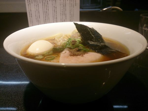 「ワンタン醤油Soba+味玉」@Japanese Soba Noodles 蔦の写真