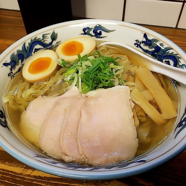 「【限定】味玉極上白醤油ラーメン（ピロピロ麺ver.）」@くじら食堂の写真