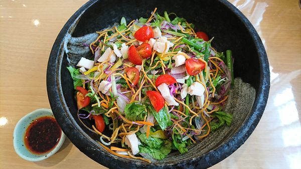 「（夏季限定）彩り野菜の冷製まぜそば　８８０円　※」@らーめん処 彩蓮の写真