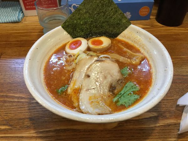 「柚子辣鶏そば ¥850 + 味玉 ¥100」@上海麺館の写真