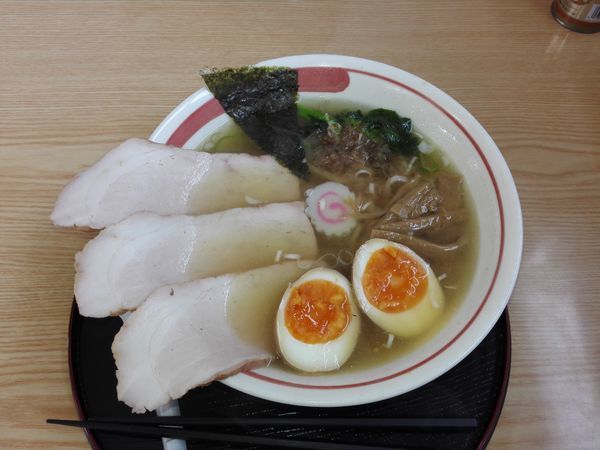 「琥珀&半熟煮玉子&豚ももチャーシュー２枚(写真の3枚の内、２枚が」@奥州白河 太鼓のぼおの写真