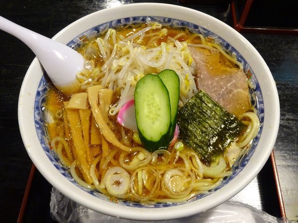 「冷しらーめん（810円）」@栄屋本店の写真