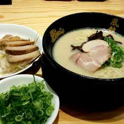 とんこつラーメン(チャーシュー・ねぎ)