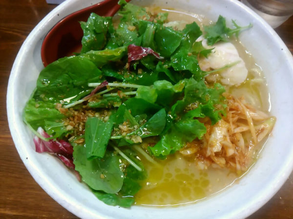 「塩ラーメン　トリュフオイルがけ　750円」@『   』（無銘）の写真