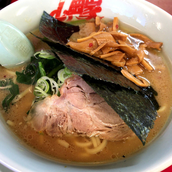 「醤油ラーメン　640円　メンマ　110円」@山岡家 前橋亀里店の写真