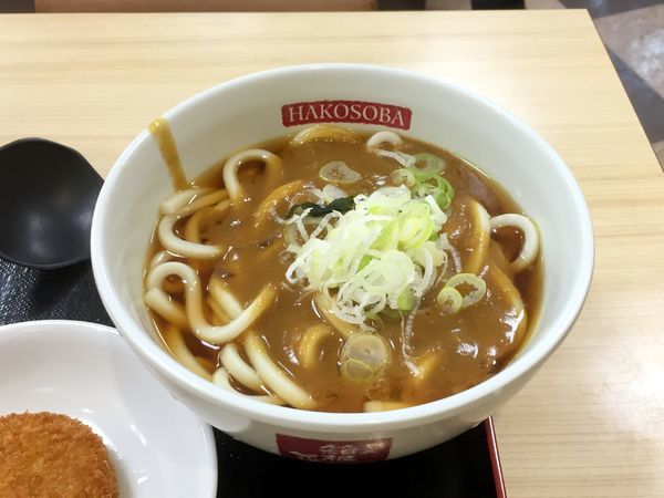 「カレーうどん」@名代 箱根そば 祖師ヶ谷大蔵店の写真