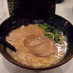 基本のトンコツ醤油