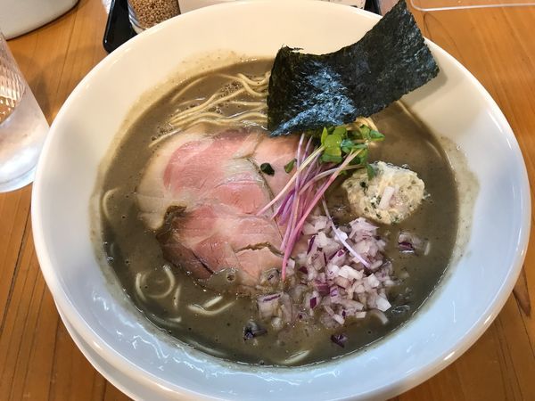「《限定》煮干しが苦てな人は食べてはいけないらあめん 950円」@ろく月の写真