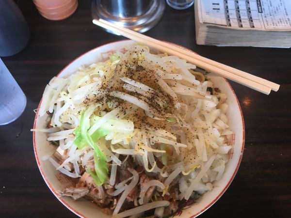 「小豚ラーメン（野菜、玉ねぎ増し690¥）」@大盛軒の写真