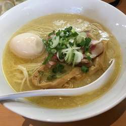 鶏と塩の果て〔味玉トッピング〕