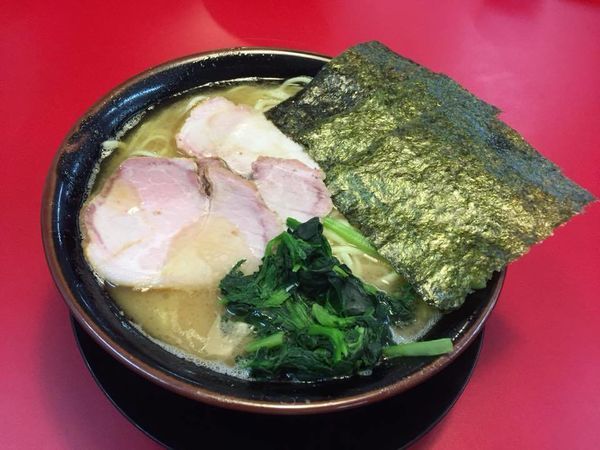 「塩チャーシューメン(3枚) 760円 大盛 180円」@家系ラーメン 王道 いしいの写真
