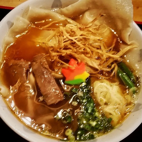 「牛骨４号ワンタン麺（醤油）　８８０円」@牛骨ロックの写真