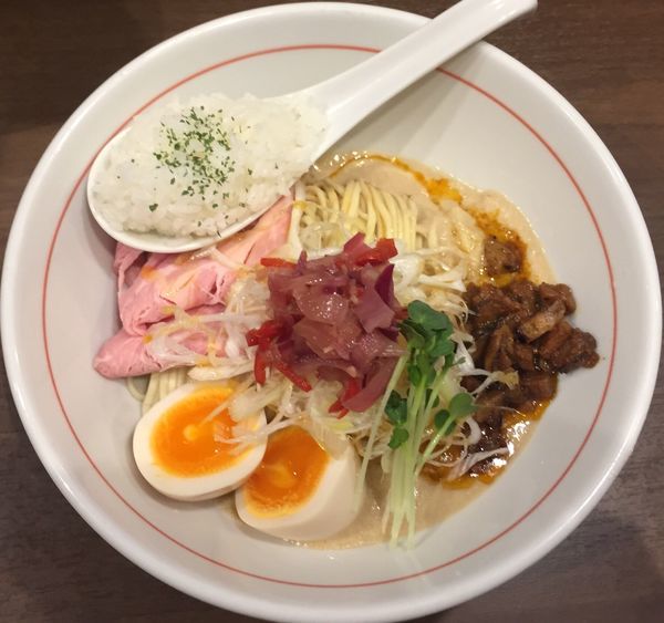 「汁なし担々麺1000円」@八咫烏の写真