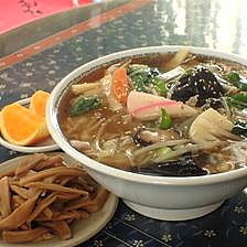 「サンマーメン680円＋大盛100円＋つまみメンマ200円」@富久栄楼の写真