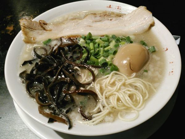 「塩の豚骨らーめん ￥720」@中華そば専門 めんやいただきの写真