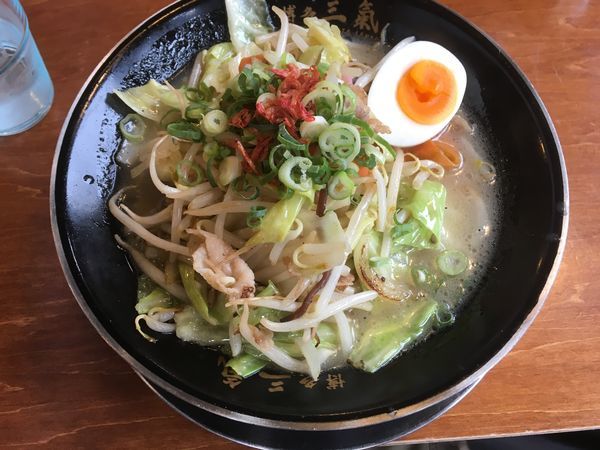 「ラーちゃん細麺+替玉／￥880+10」@博多三氣 瑞穂店の写真