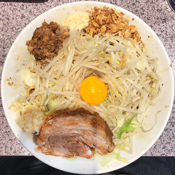「汁なしそば 並盛（ニンニクアブラ）」@ラーメン宮郎の写真