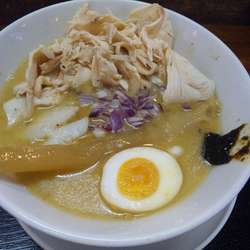 鯛鶏白湯　８００円　鶏チャーシュー増しサービスクーポン