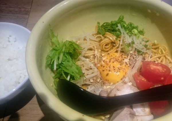 「スパイスまぜそば（大盛り、追い飯無料）」@ソラノイロ トンコツ&キノコの写真