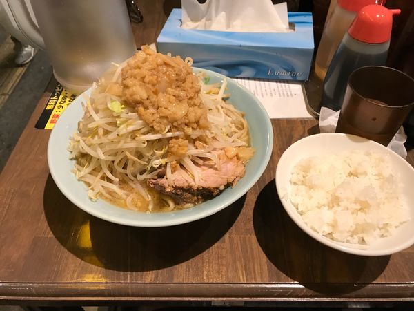 「中ラーメン 750円」@立川マシマシ 9号店の写真