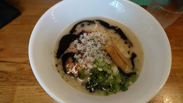 「【限定】牛骨らーめん黒　850円」@青山清湯そば 青ノ樹の写真