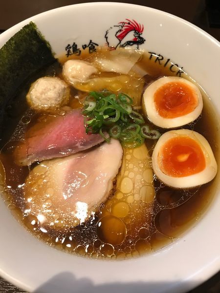 「特製鶏の醤油ラーメン（麺大盛り）」@鶏喰～TRICK～の写真