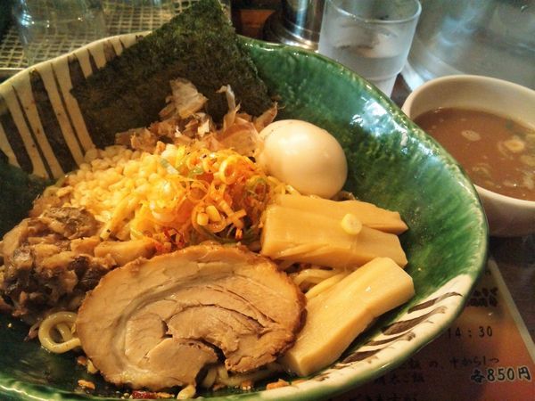 「麻辣油そば（800円）+燻製玉子（100円）」@麺や 璃宮の写真