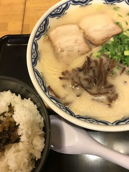 「博多ラーメン、高菜ごはん」@由丸 茅場町店の写真
