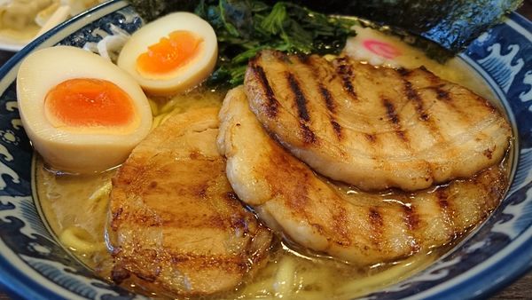 「特製濃厚豚骨ラーメン(醤油)」@麺屋 武士道 船橋店の写真