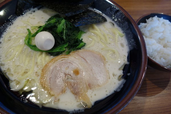 「ラーメン塩（毎月、1日は500円）」@横浜家系ラーメン 横浜道 野田蕃昌店の写真
