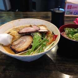 濃厚みそ＆マグロ丼