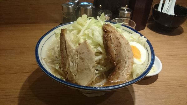 「醤油とんこつ・大盛・柔らかめ(ヤサイアブラ)￥８９０」@らーめん勇の写真