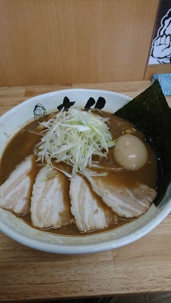 「大仏ラーメン大盛＋チャーシュー丼」@麺 大仏の写真