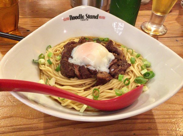 「牛煮込みまぜそば」@Noodle Stand Tokyoの写真