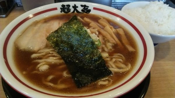 「ラーメン 780円 ＋ 白飯 150円」@天然豚骨醤油 らーめん玉 超大吉 上野店の写真