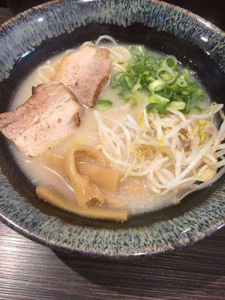 「日替わりランチ（ちじれ麺+塩とんこつ）」@らーめん丘のの写真