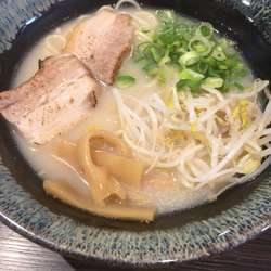 日替わりランチ（ちじれ麺+塩とんこつ）