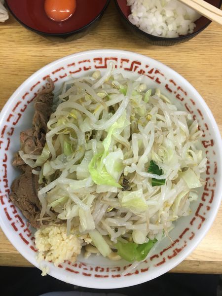 「汁なし  いい玉子 ➕ タマネギ  ➕ ヤサイ ➕ニンニク」@ラーメン二郎 環七新新代田店の写真