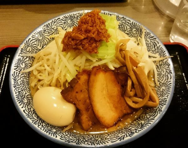 「特製角ふじラーメン(ニンニク、野菜マシ)」@麺処 いぐさの写真