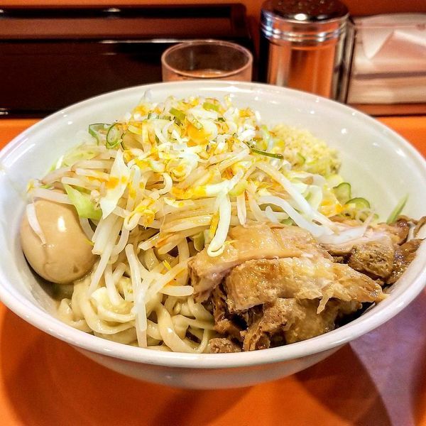 「油そば ごまだれ 刻み豚・温玉付き」@ちばからの写真