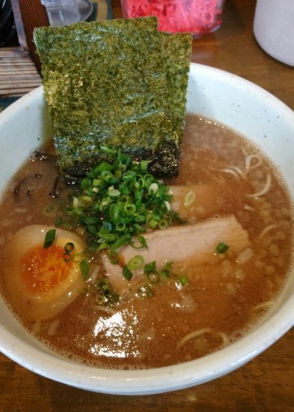 「醤油豚骨らーめん」@豚骨らーめん いちご家の写真