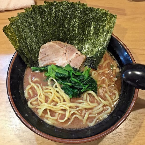 「ラーメン￥６５０＋海苔￥５０」@横浜家系らーめん 武道家 賢斗の写真