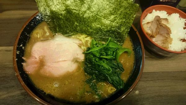 「海苔ラーメン　大盛り　固め濃い目　小ライス」@神田ラーメン わいず 神田本店の写真