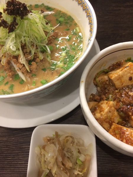 「汁あり担担麺と小麻婆豆腐かけご飯セット」@雲林坊 秋葉原店の写真