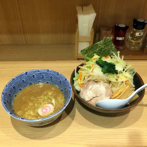「野菜つけめん」@舎鈴 新宿西口店の写真